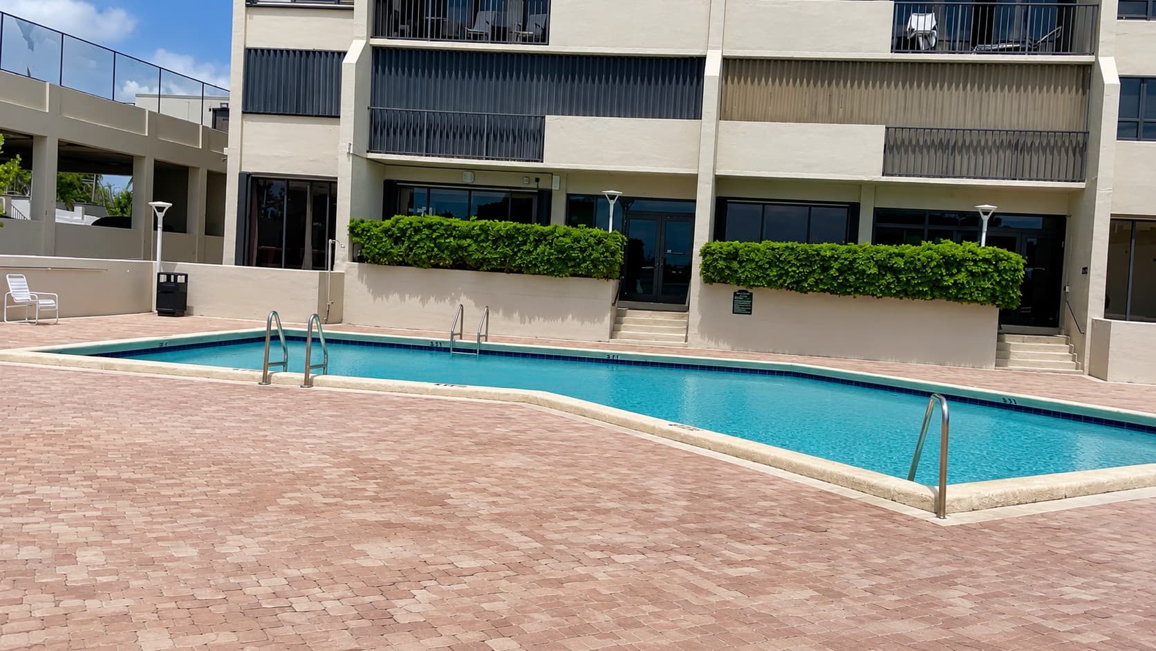 Palm Beach House condos in West Palm Beach, FL