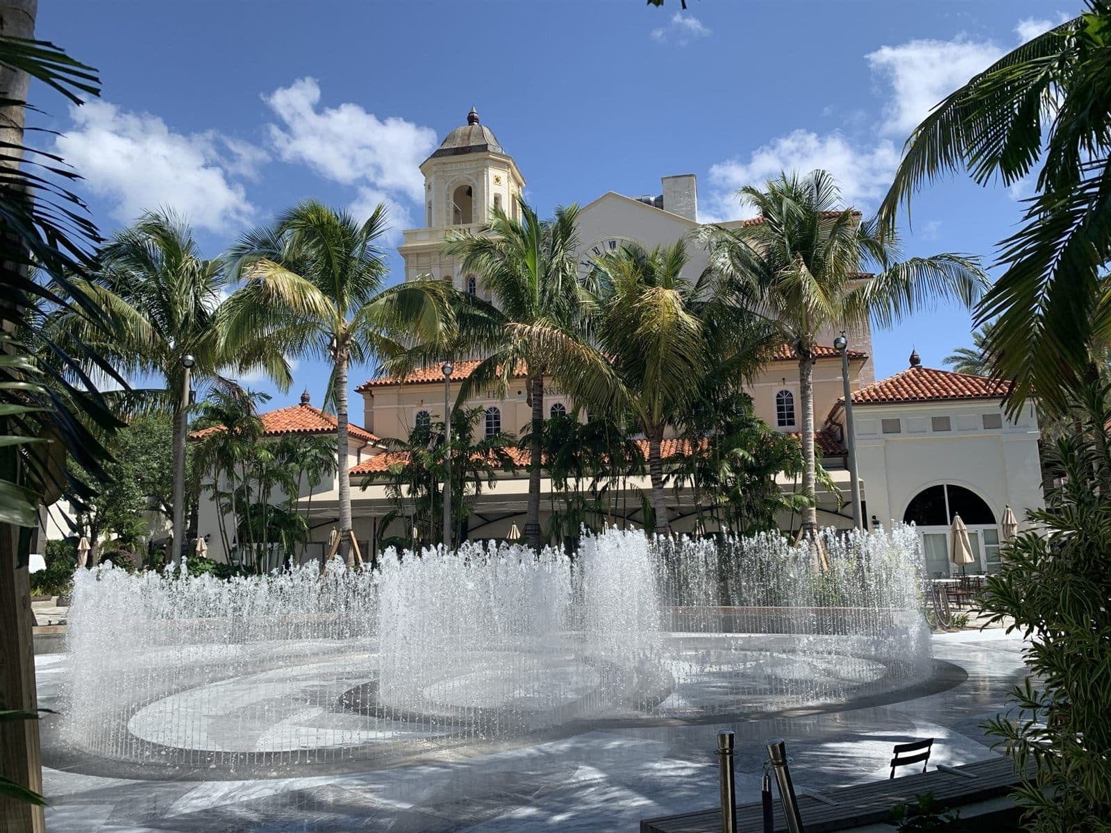 Clematis Street: WPB's Entertainment Hub